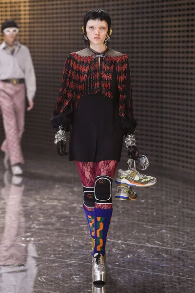 Look 14